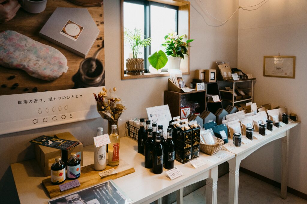 カイロと珈琲のお店accosの店内|スペシャルティコーヒーの香り漂う癒し空間
